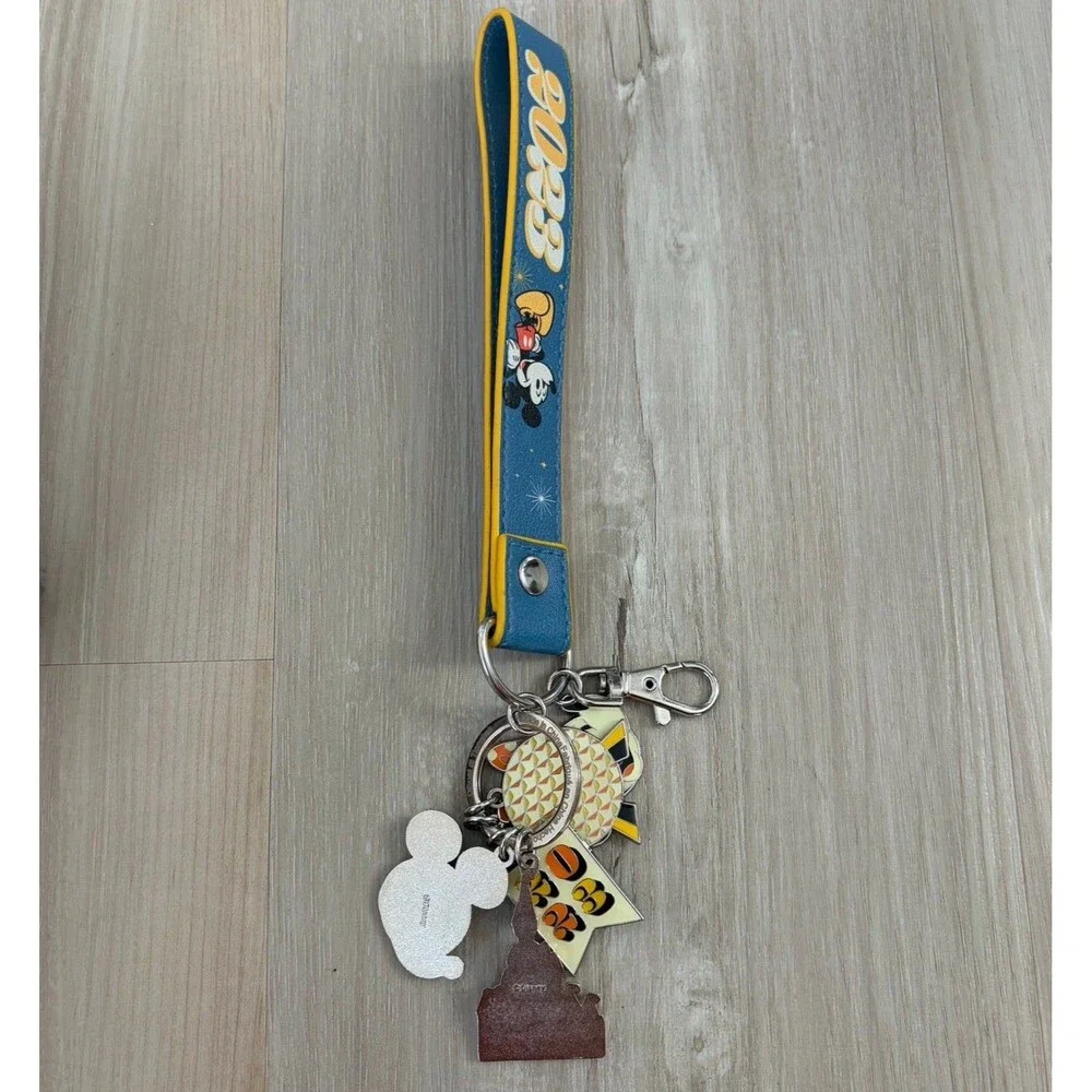Disney Lanyard w/ Assorted Disney Keychains 2023 Disney World Mickey Mouse